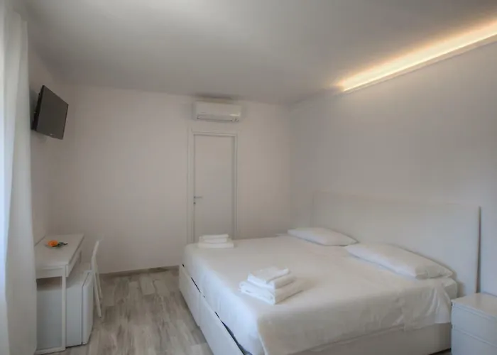 Guest house Rione San Carlo 4*